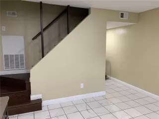 Photo #4: 2537869 Listing