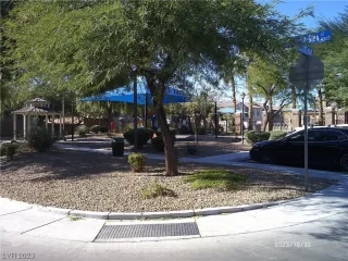 Photo #1: 2537882 Listing 