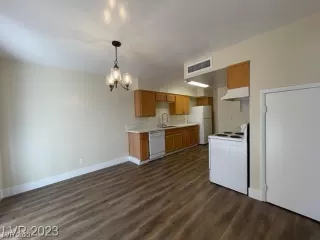 Photo #5: 2537884 Listing 