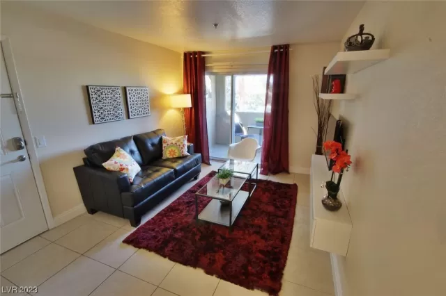 MLS: 2537893 Condo For Sale