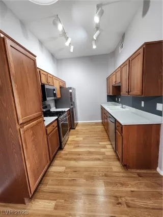 Photo #5: 2537901 Listing 