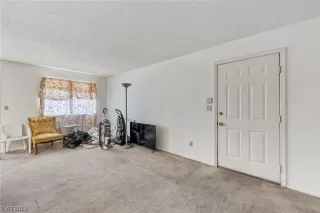 Photo #6: 2537915 Listing