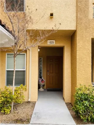 Photo #1: 2537916 Listing