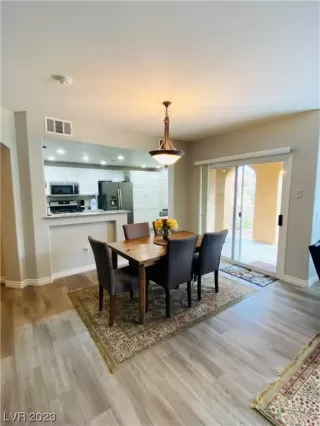 Photo #5: 2537916 Listing