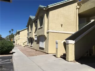 Photo #4: 2537954 Listing