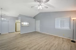 Photo #5: 2537962 Listing