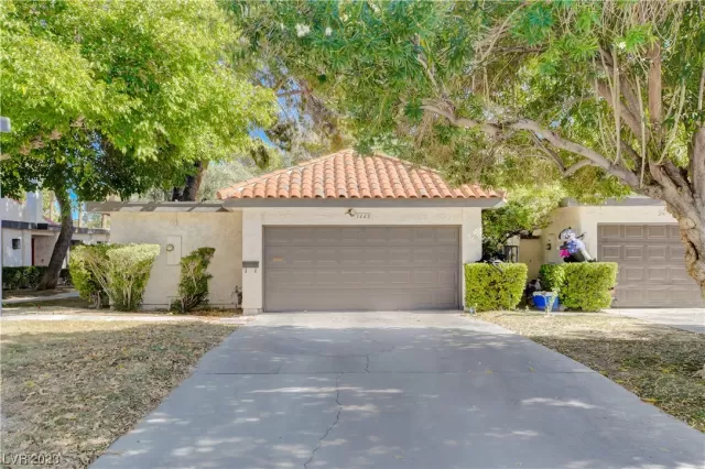 MLS: 2537969 Condo For Sale