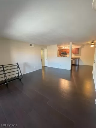 Photo #2: 2537995 Listing 