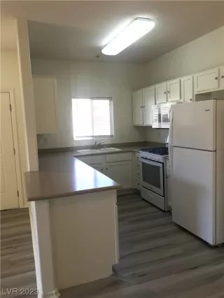 Photo #3: 2538017 Listing 