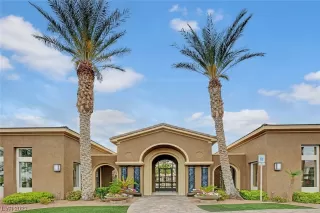 Photo #1: 2538041 Listing