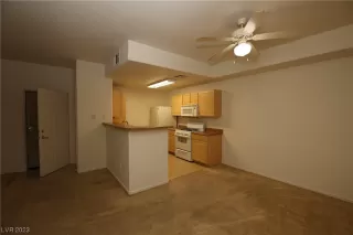 Photo #4: 2538126 Listing