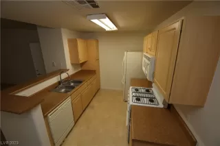 Photo #5: 2538126 Listing