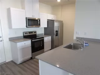 Photo #4: 2538239 Listing