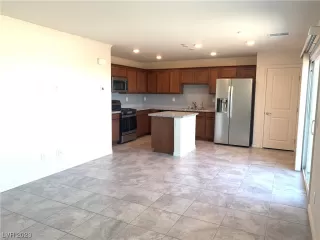 Photo #4: 2538240 Listing 