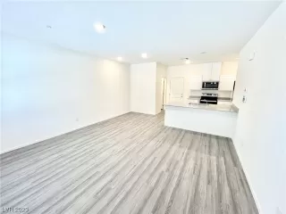 Photo #2: 2538278 Listing