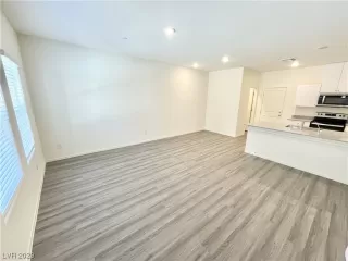 Photo #3: 2538278 Listing