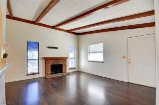 Photo #3: 2538295 Listing