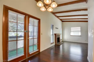 Photo #4: 2538295 Listing