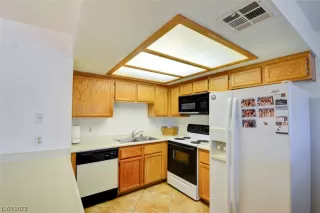 Photo #5: 2538333 Listing