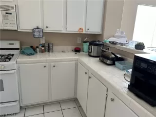 Photo #5: 2538347 Listing