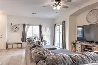 Photo #2: 2538360 Listing