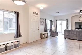 Photo #4: 2538360 Listing