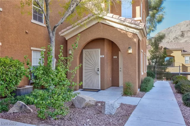 MLS: 2538378 Condo For Sale