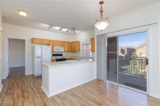 Photo #5: 2538378 Listing