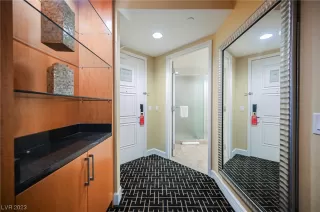 Photo #2: 2538457 Listing