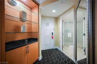 Photo #3: 2538457 Listing