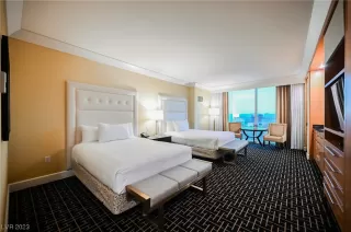 Photo #5: 2538457 Listing