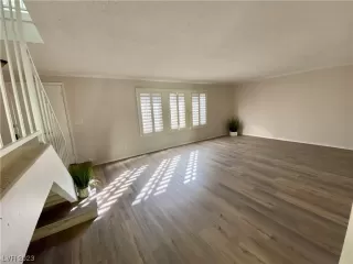 Photo #3: 2538470 Listing