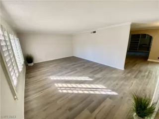 Photo #6: 2538470 Listing