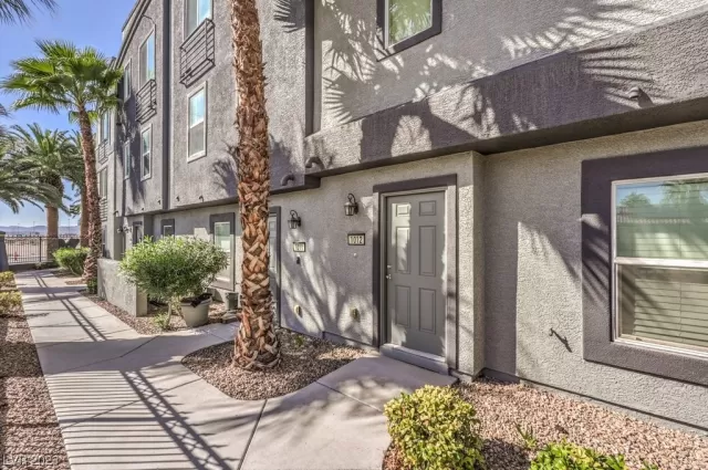 MLS: 2538511 Condo For Sale