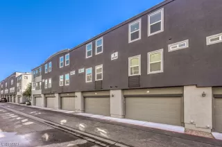 Photo #2: 2538511 Listing