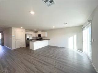 Photo #2: 2538593 Listing 