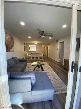 Photo #4: 2538629 Listing 