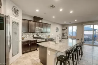 Photo #1: 2538677 Listing 