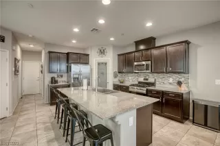 Photo #2: 2538677 Listing 