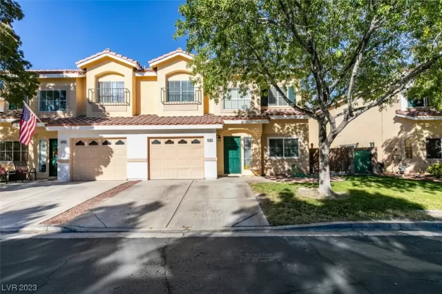 MLS: 2538683 Condo For Sale