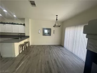 Photo #6: 2538683 Listing