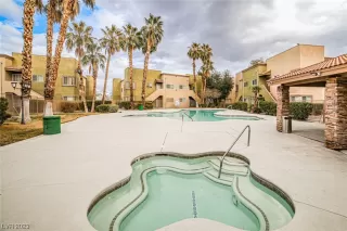 Photo #2: 2538699 Listing 