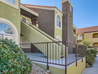 Photo #2: 2538727 Listing