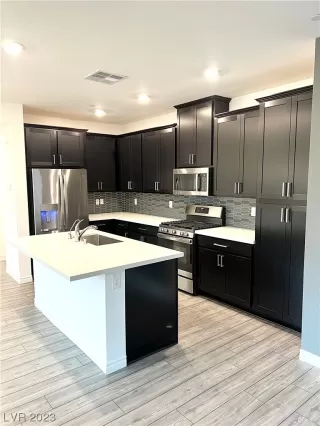 Photo #5: 2538792 Listing 