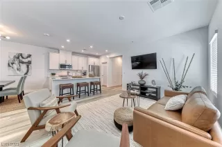 Photo #6: 2538796 Listing