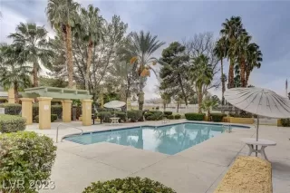 Photo #5: 2538798 Listing 