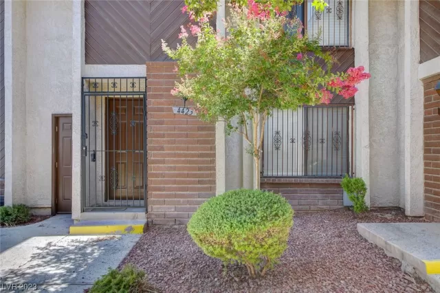 MLS: 2538852 Condo For Sale