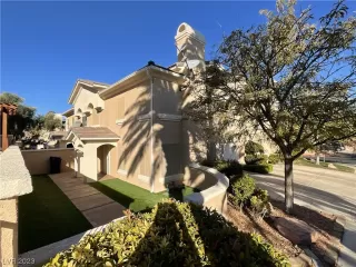 Photo #2: 2538875 Listing 