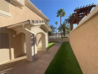 Photo #5: 2538875 Listing 