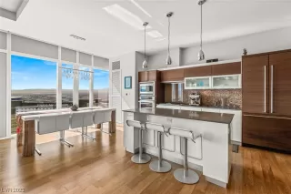 Photo #6: 2538876 Listing 